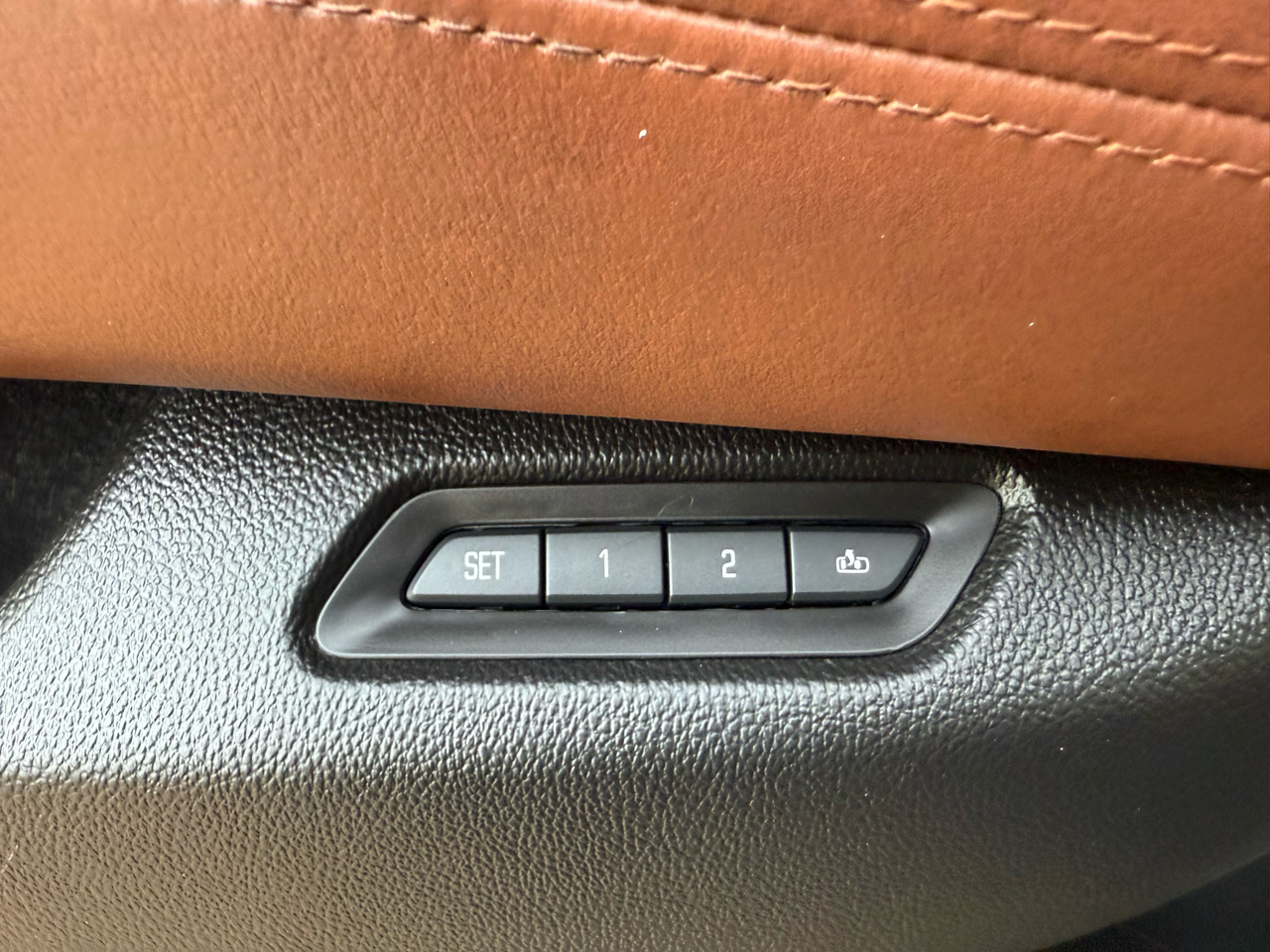 Cadillac Escalade ESV Luxury 4WD 2016