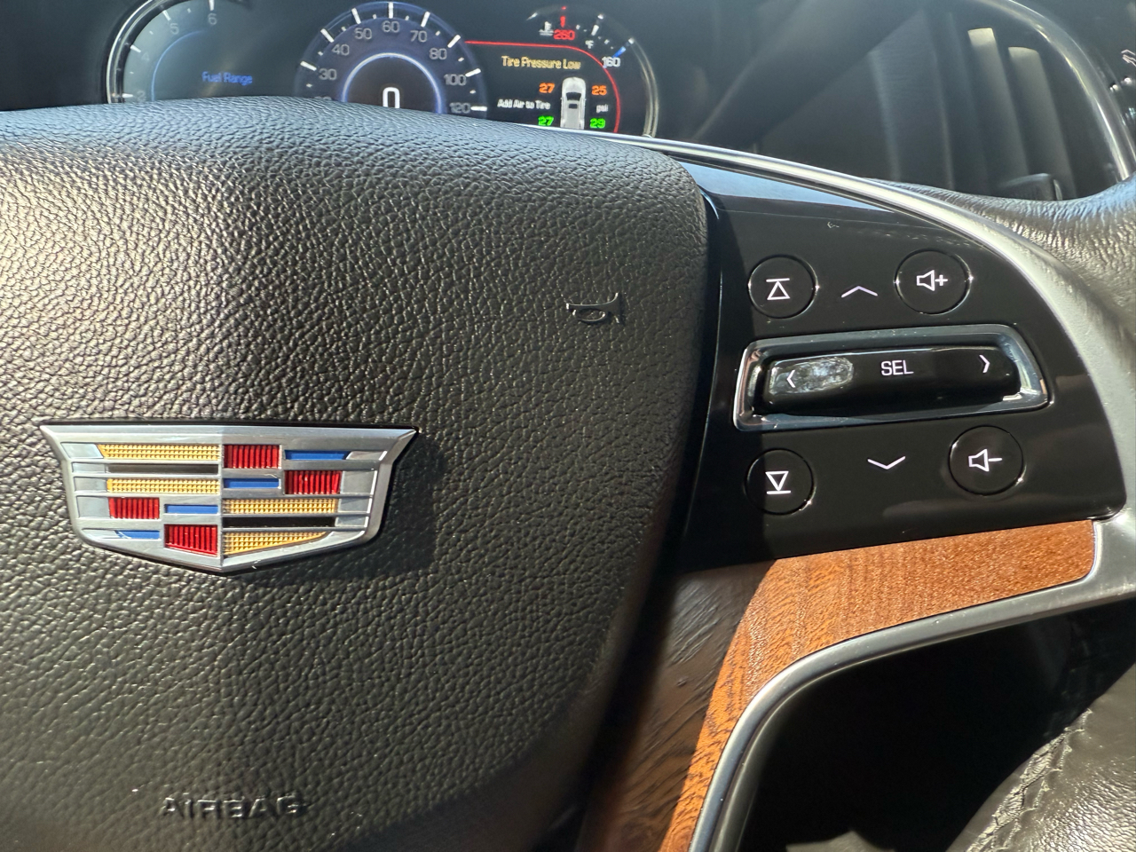 Cadillac Escalade ESV Luxury 4WD 2016