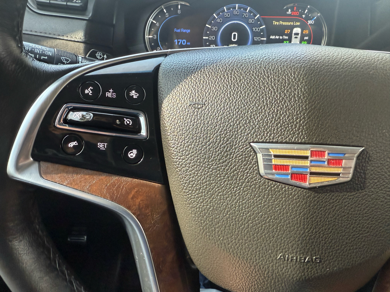 Cadillac Escalade ESV Luxury 4WD 2016