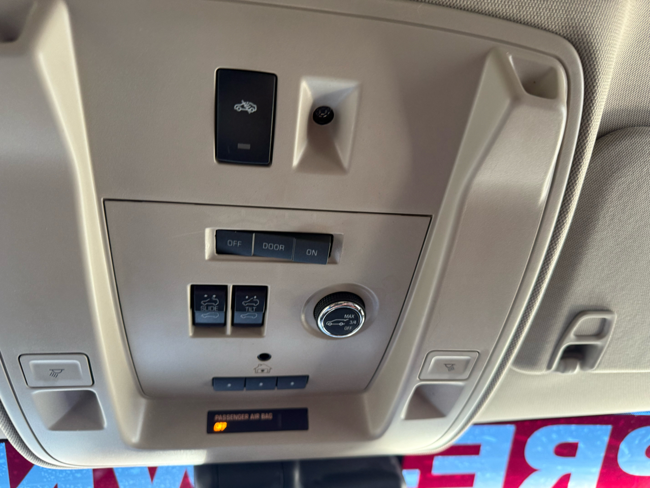 Cadillac Escalade ESV Luxury 4WD 2016