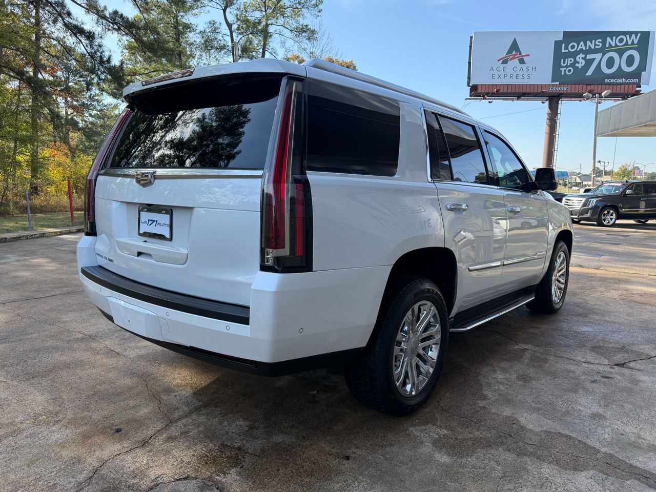 Cadillac Escalade Standard 2WD 2018