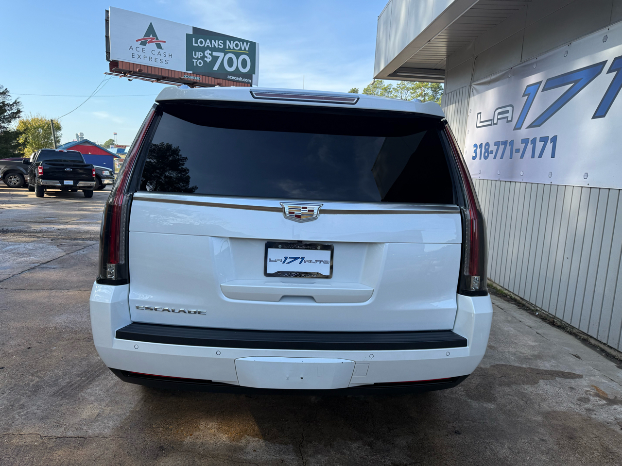 Cadillac Escalade Standard 2WD 2018