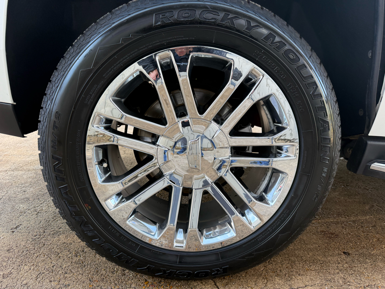 Cadillac Escalade Standard 2WD 2018