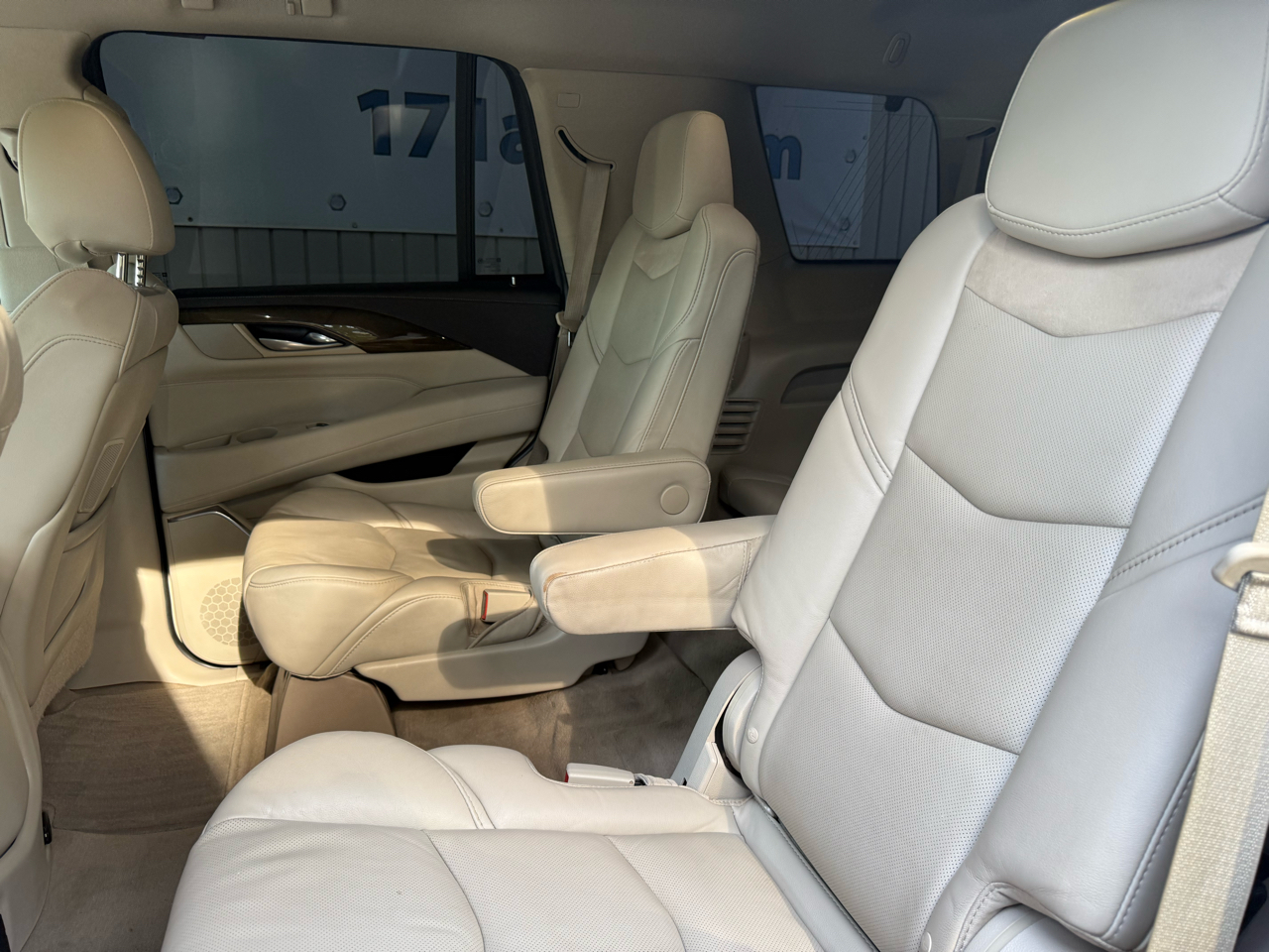 Cadillac Escalade Standard 2WD 2018