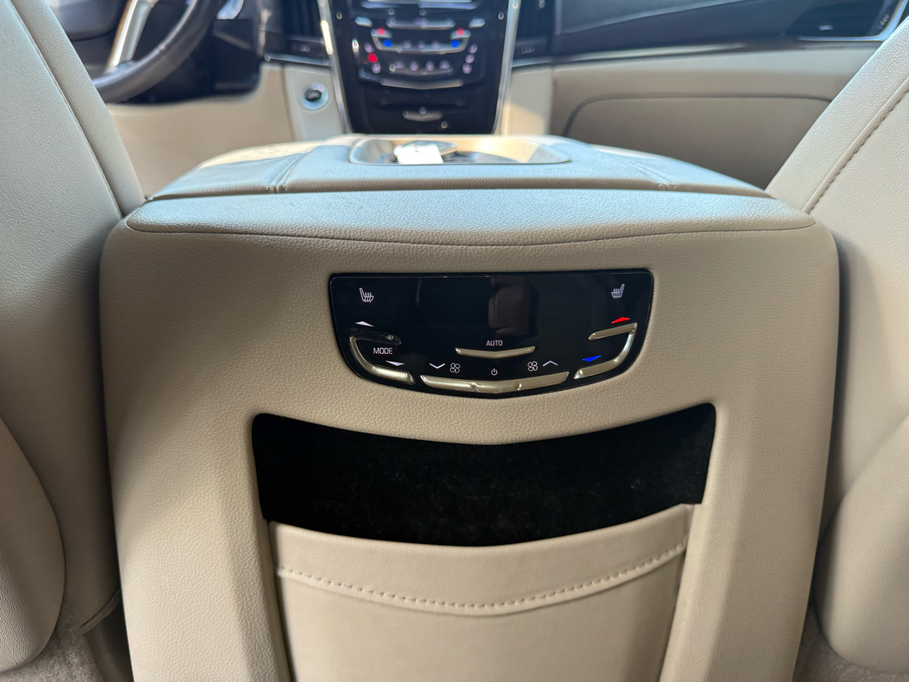 Cadillac Escalade Standard 2WD 2018