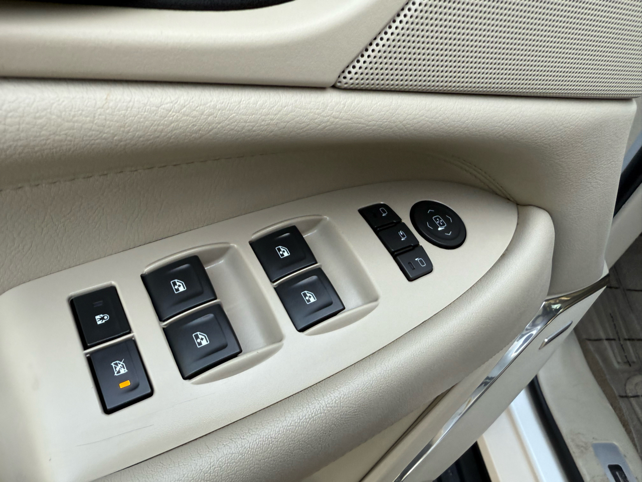 Cadillac Escalade Standard 2WD 2018