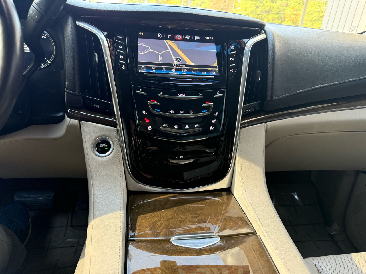 Cadillac Escalade Standard 2WD 2018