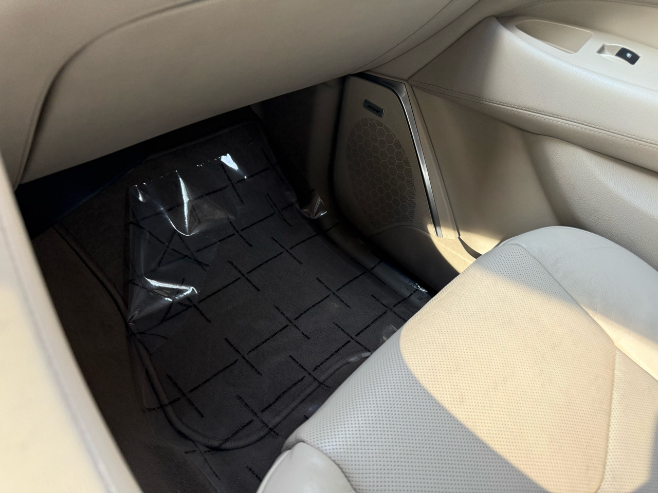 Cadillac Escalade Standard 2WD 2018