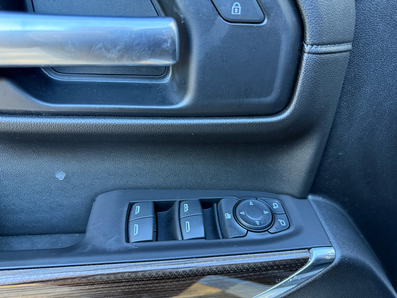 Chevrolet Silverado 1500 LT Crew Cab 2WD 2021