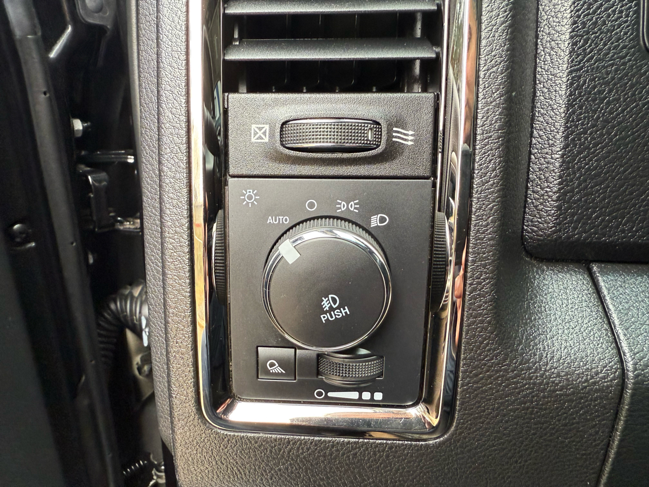 RAM 1500 Sport Crew Cab SWB 2WD 2018