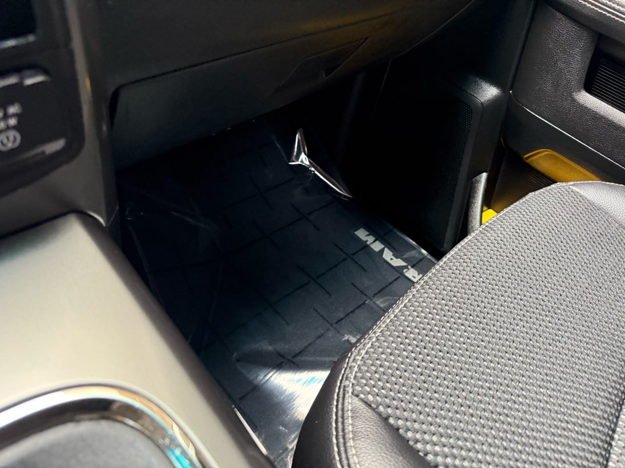 RAM 1500 Sport Crew Cab SWB 2WD 2018