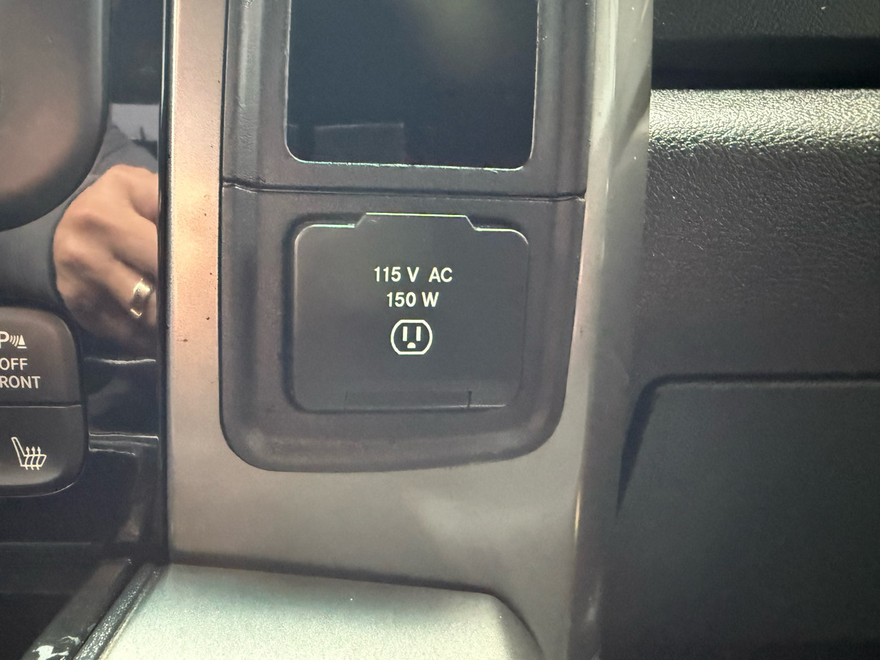 RAM 1500 Sport Crew Cab SWB 2WD 2018