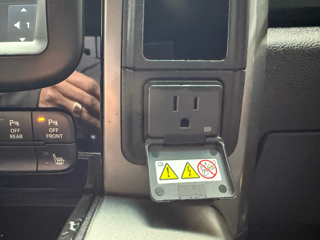 RAM 1500 Sport Crew Cab SWB 2WD 2018