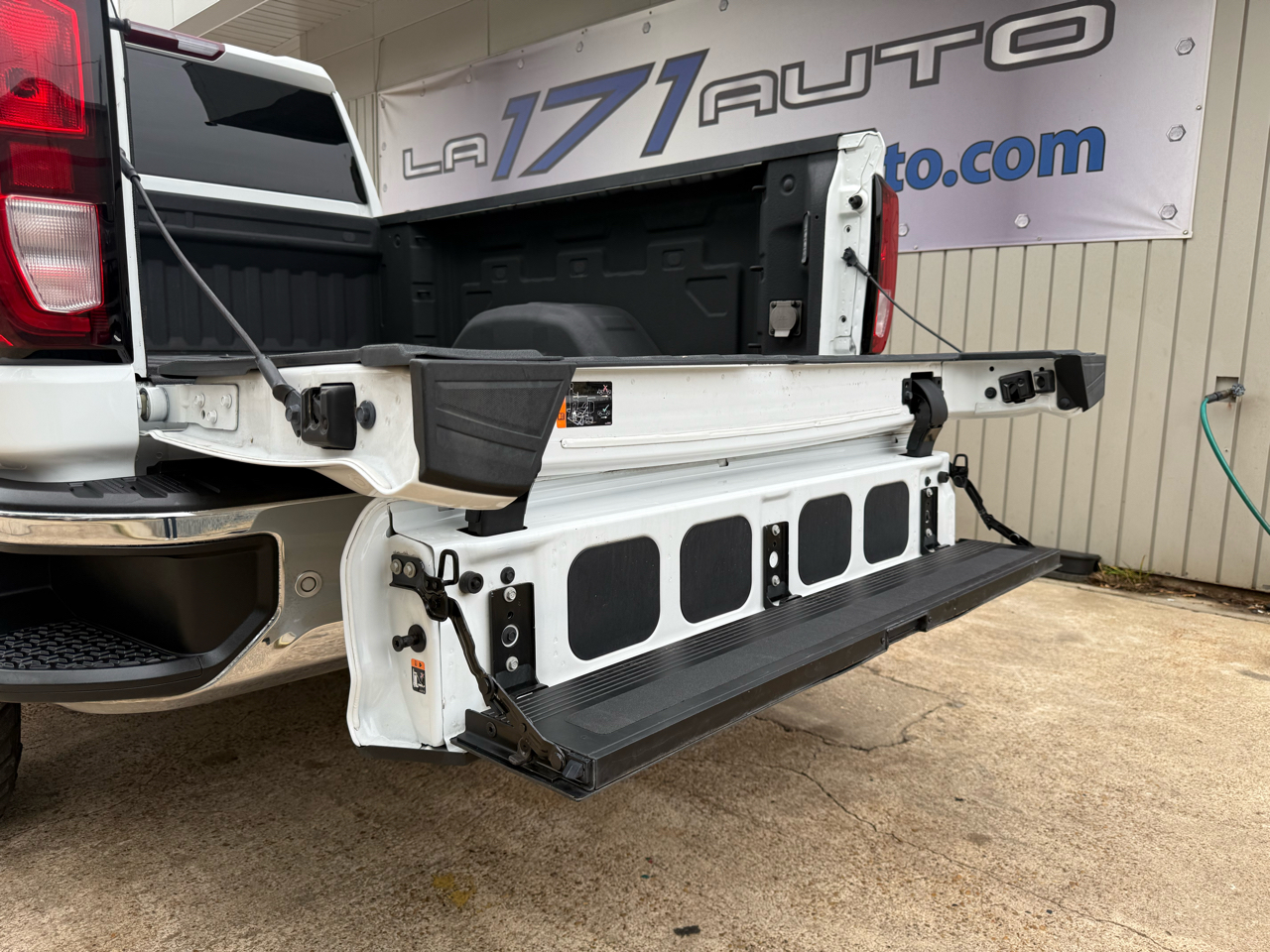 GMC Sierra 2500HD Pro Crew Cab 4WD SB 2023