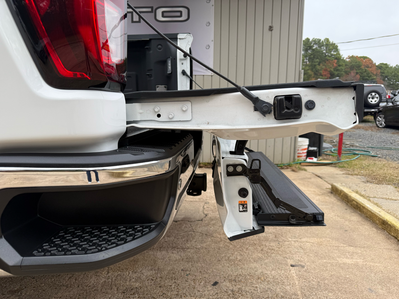 GMC Sierra 2500HD Pro Crew Cab 4WD SB 2023