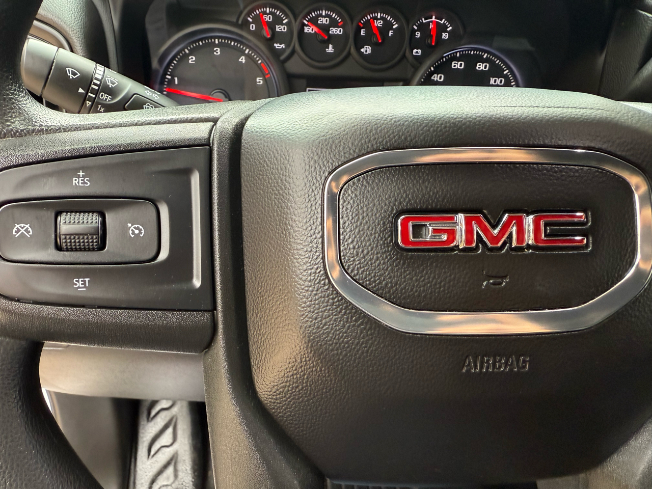 GMC Sierra 2500HD Pro Crew Cab 4WD SB 2023