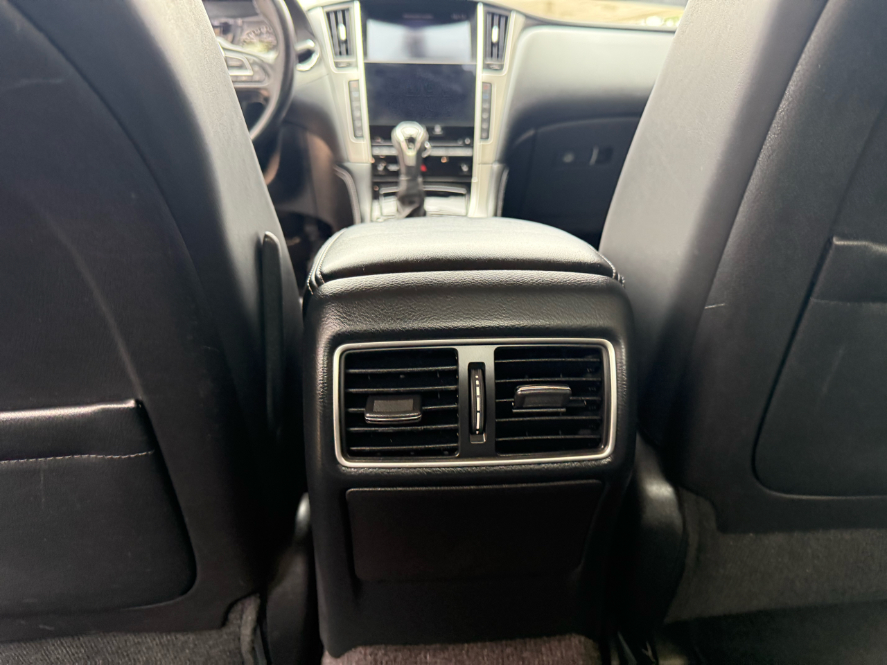 Infiniti Q50 3.0t LUXE 2021