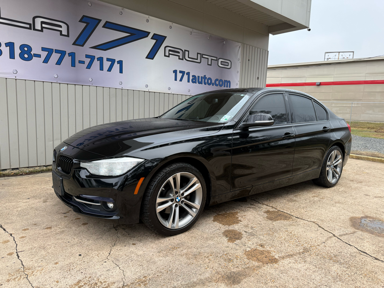 2017 BMW 3 Series 330i's photo