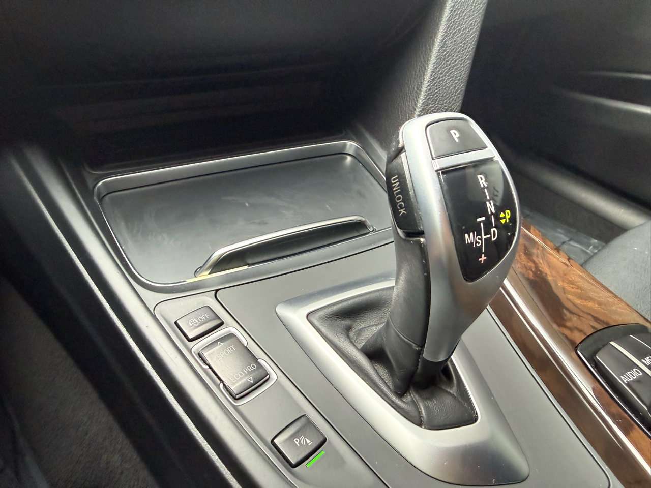 BMW 3-Series 330i SULEV Sedan 2017