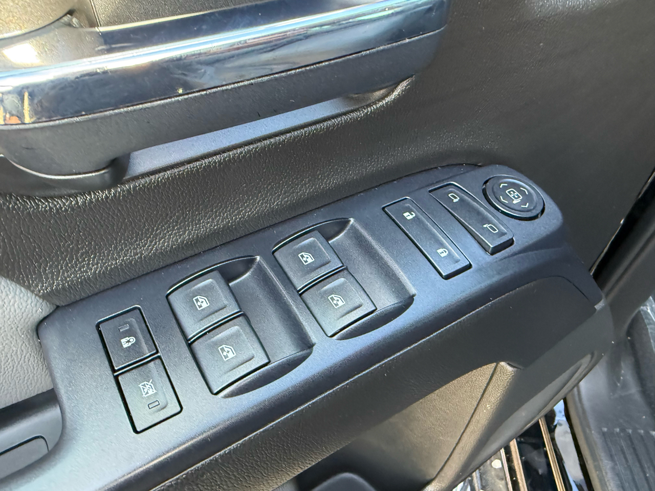 Chevrolet Silverado 1500 Custom Crew Cab 2WD 2018