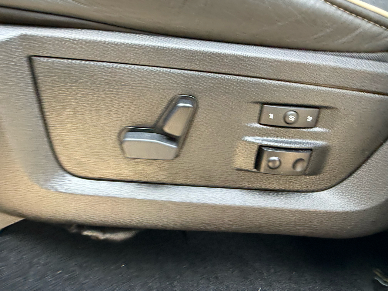 RAM 1500 Longhorn Crew Cab LWB 4WD 2016