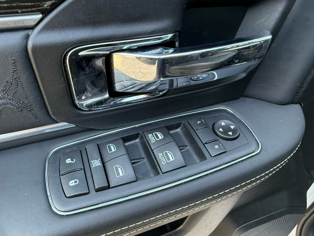 RAM 1500 Longhorn Crew Cab LWB 4WD 2016