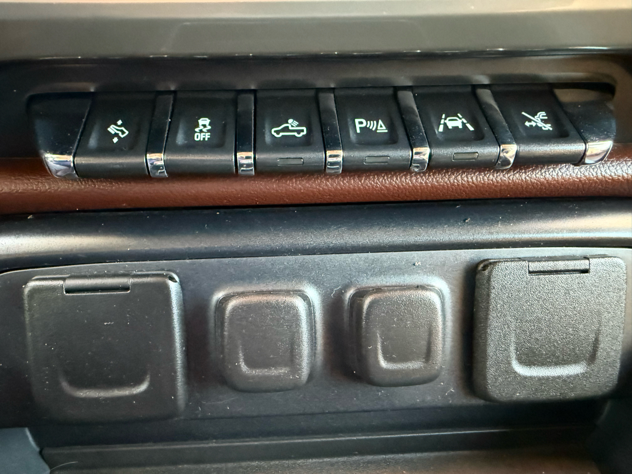 Chevrolet Silverado 1500 High Country Crew Cab Long Box 2WD 2016