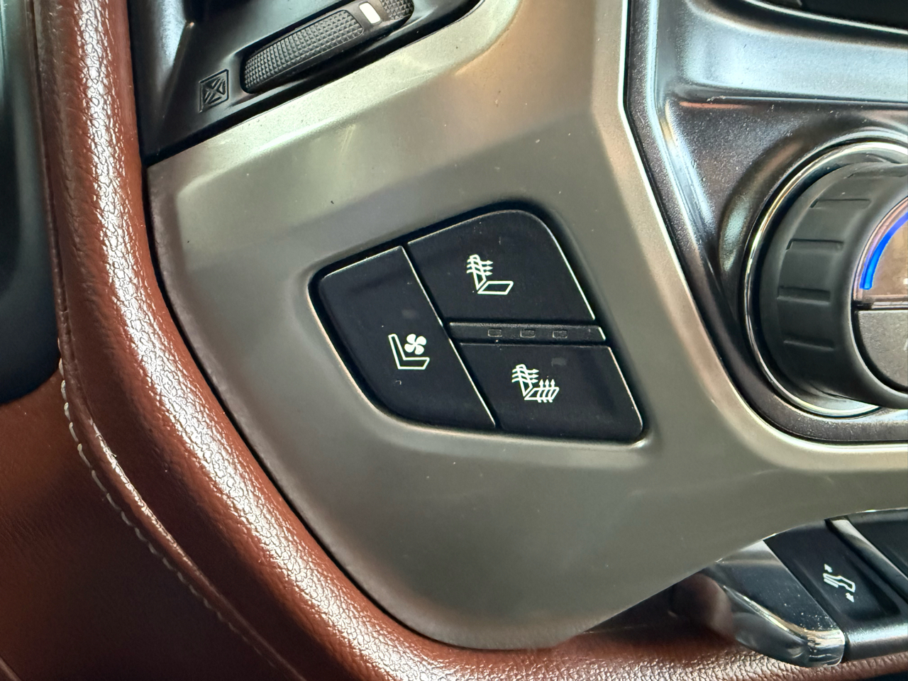 Chevrolet Silverado 1500 High Country Crew Cab Long Box 2WD 2016