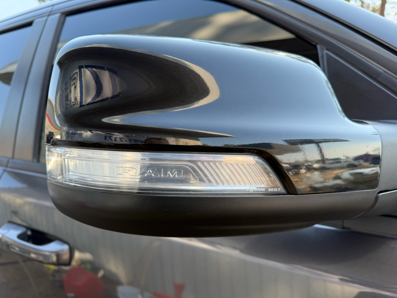 RAM 1500 Laramie Crew Cab LWB 4WD 2022