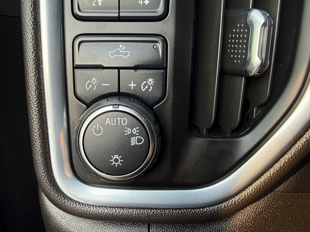 Chevrolet Silverado 1500 Limited LT Crew Cab 4WD 2022