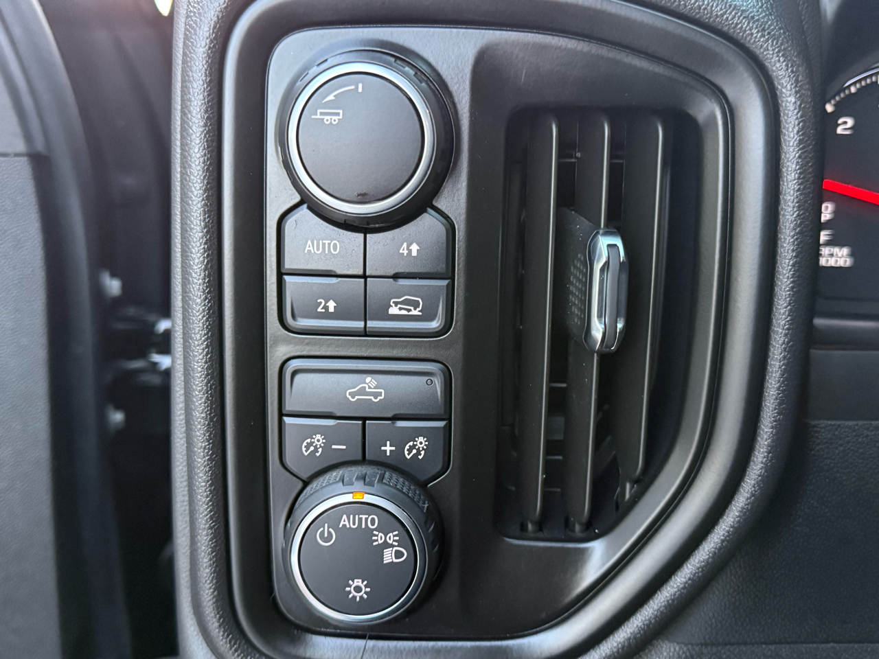 Chevrolet Silverado 1500 Custom Crew Cab 4WD 2022