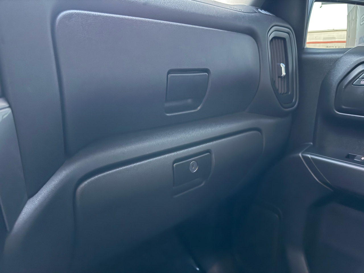 Chevrolet Silverado 1500 Custom Crew Cab 4WD 2022