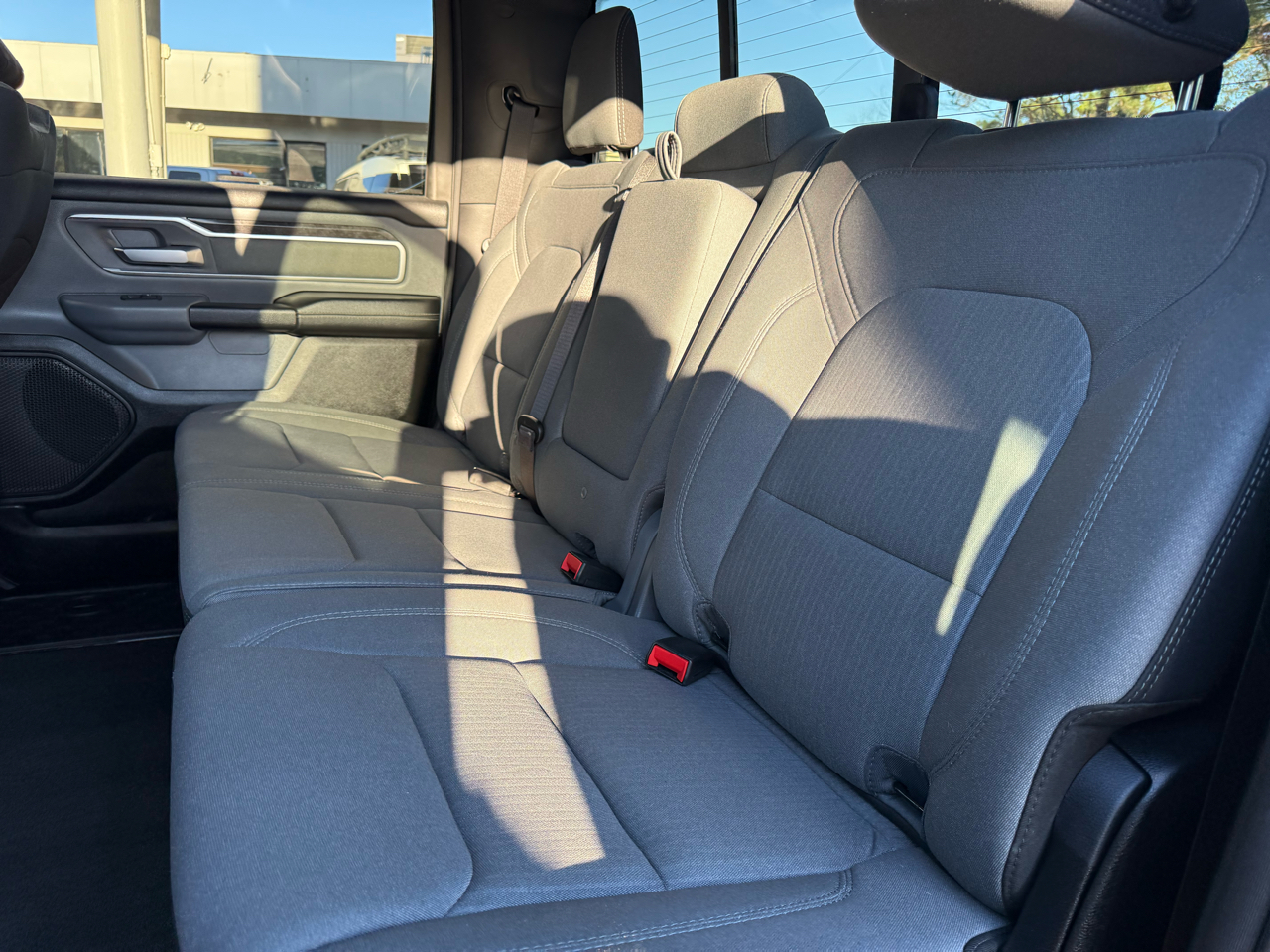 RAM 1500 Big Horn Crew Cab SWB 4WD 2022