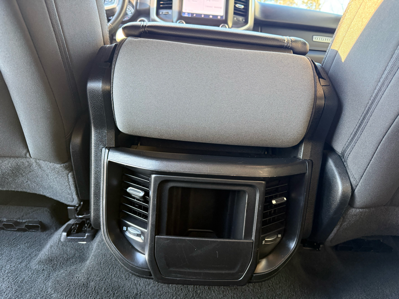 RAM 1500 Big Horn Crew Cab SWB 4WD 2022