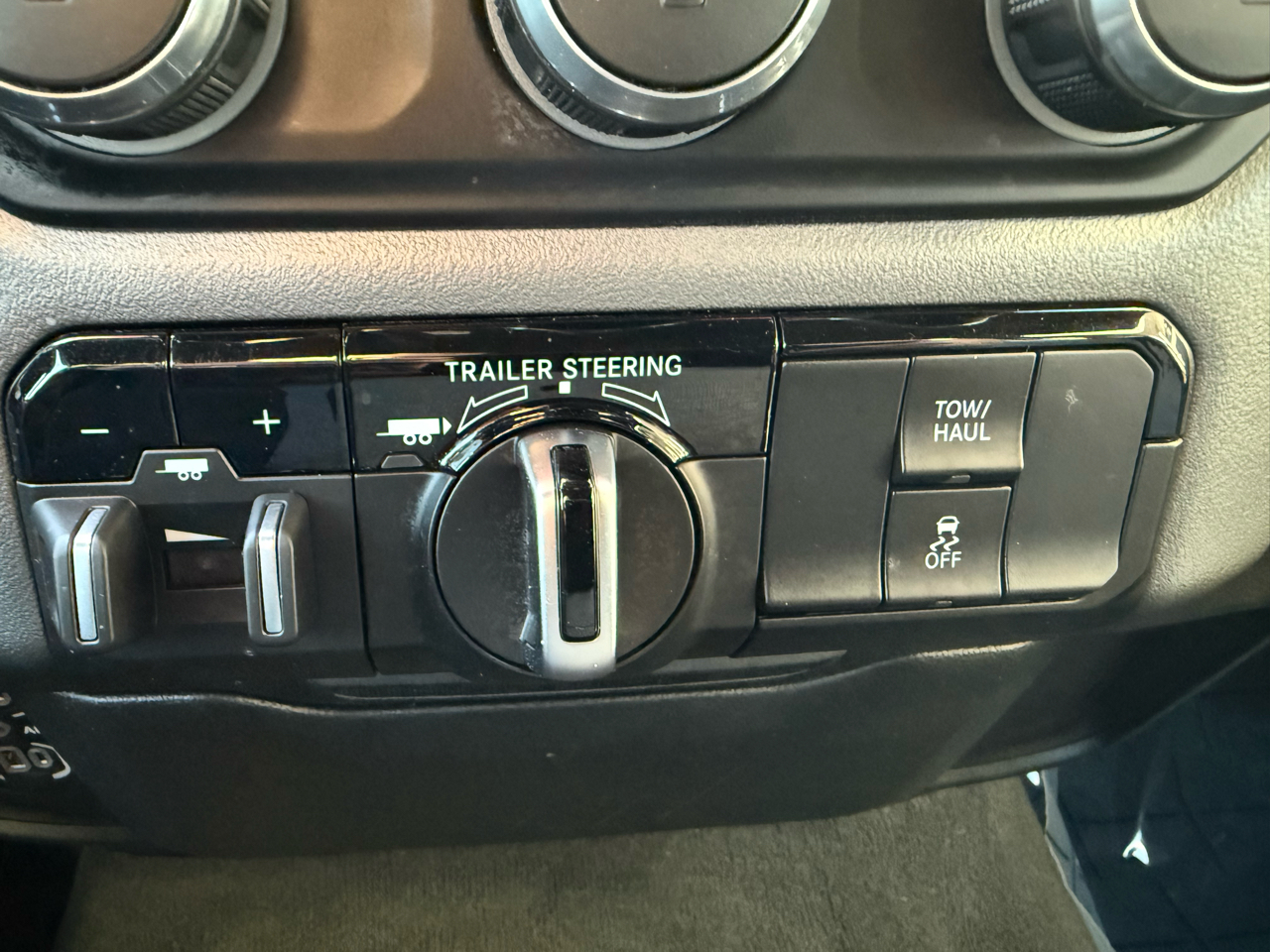 RAM 1500 Big Horn Crew Cab SWB 4WD 2022