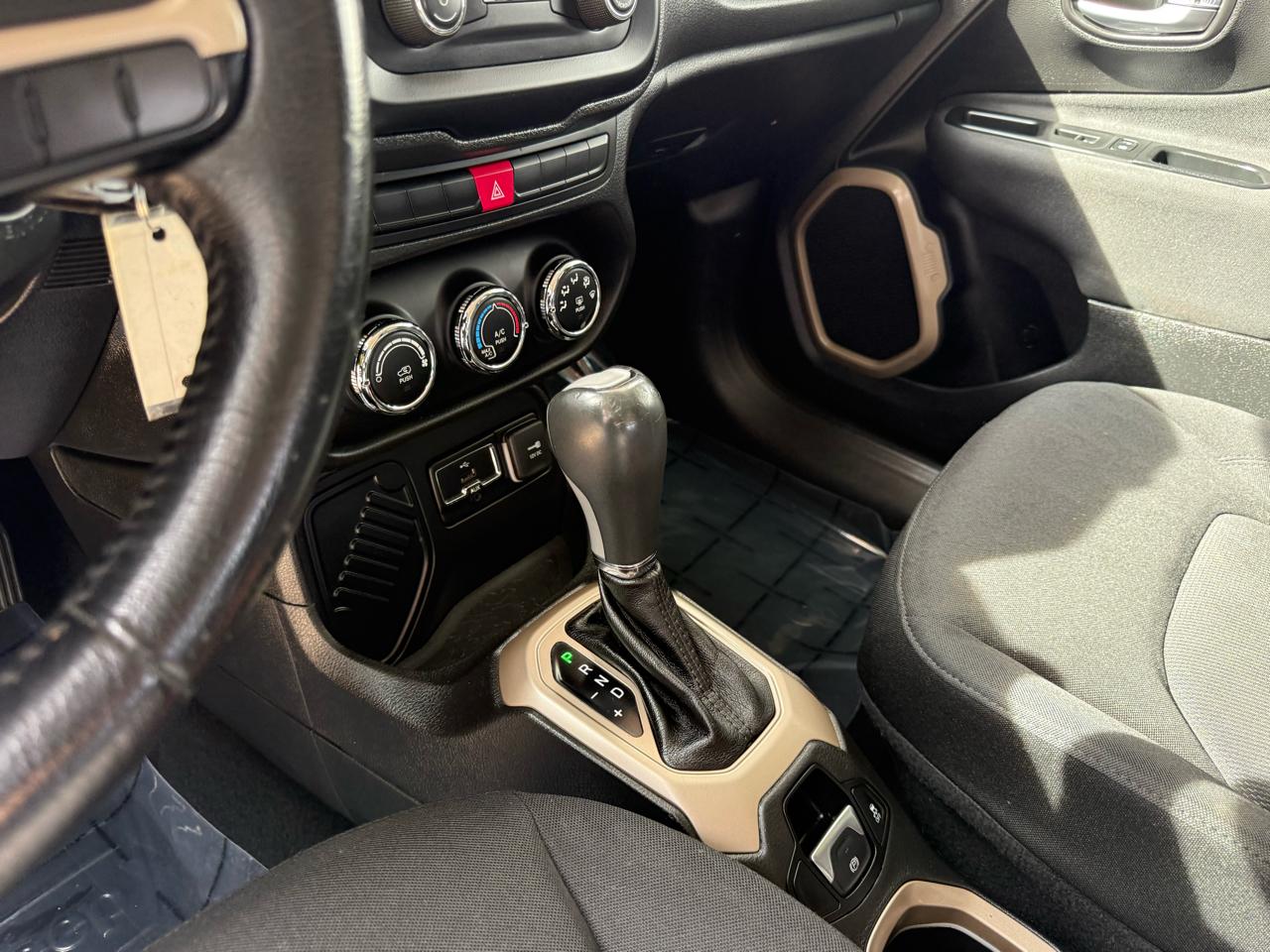 Jeep Renegade Latitude FWD 2015