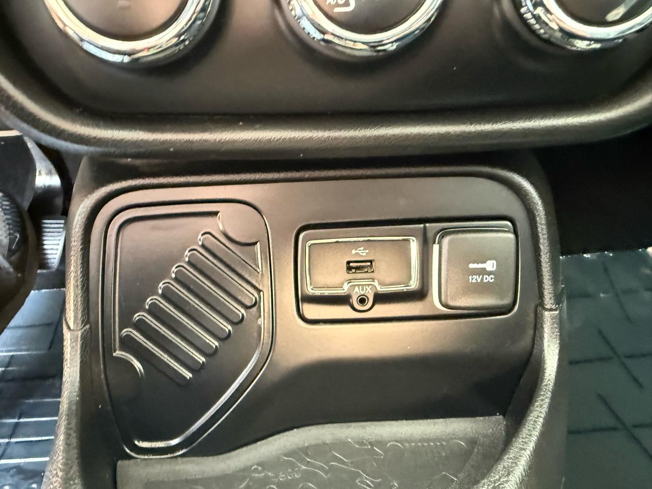 Jeep Renegade Latitude FWD 2015