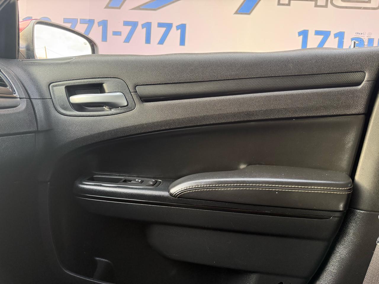 Chrysler 300 S V6 RWD 2016