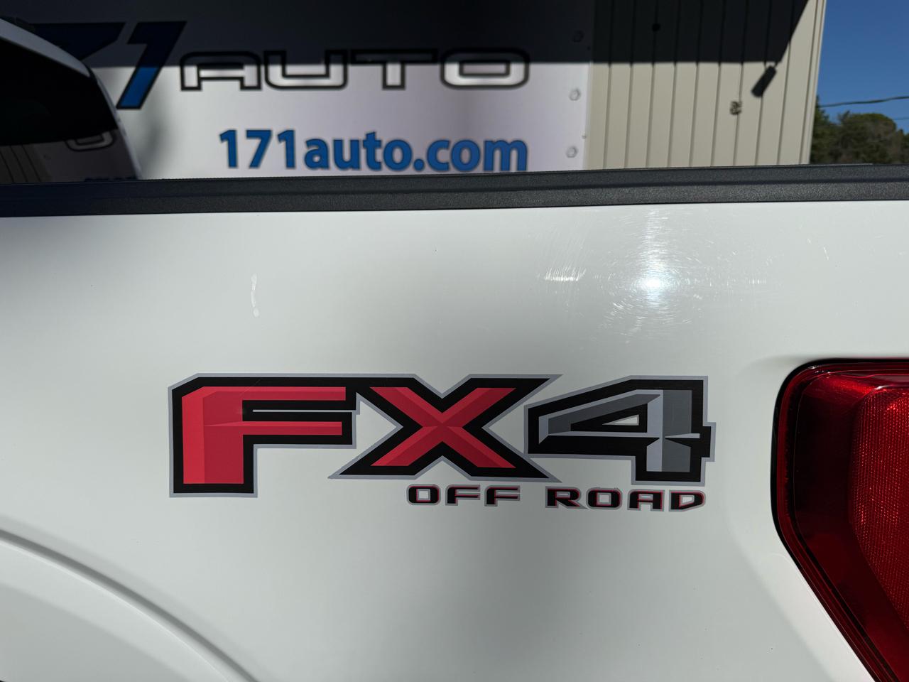 Ford F-150 4WD SuperCrew 139" XLT 2021