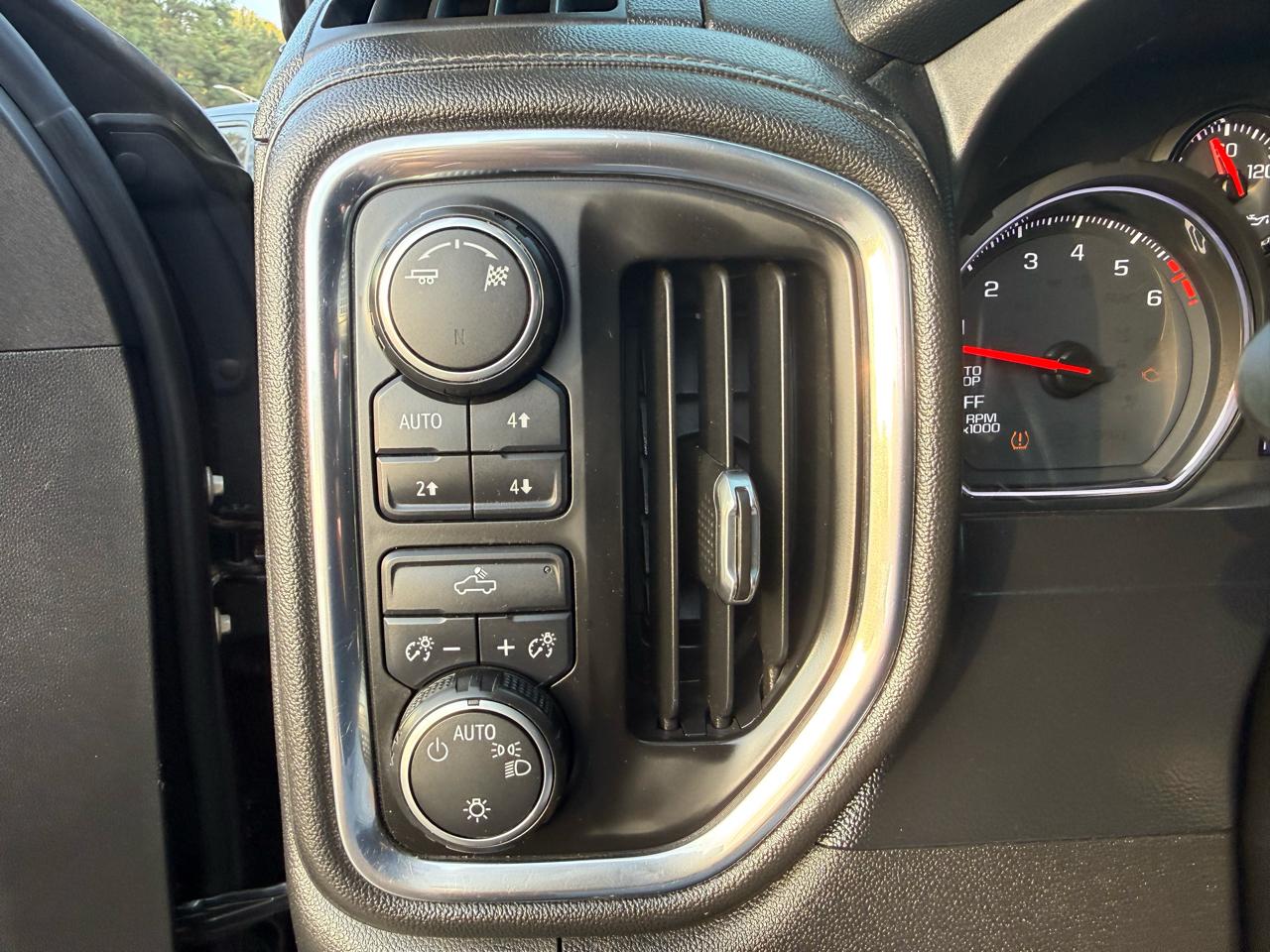 Chevrolet Silverado 1500 LT Crew Cab 4WD 2019