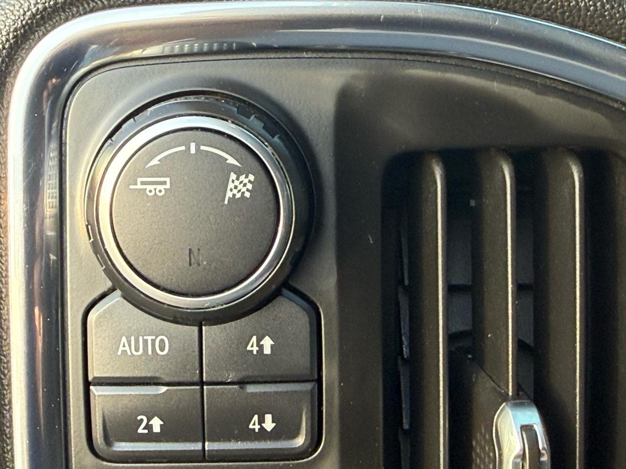 Chevrolet Silverado 1500 LT Crew Cab 4WD 2019