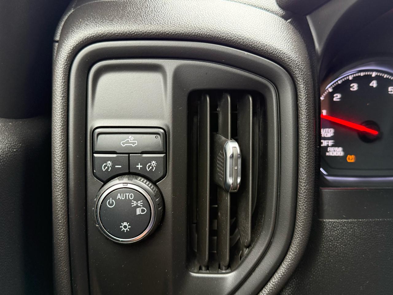 Chevrolet Silverado 1500 Custom Crew Cab Short Box 2WD 2021