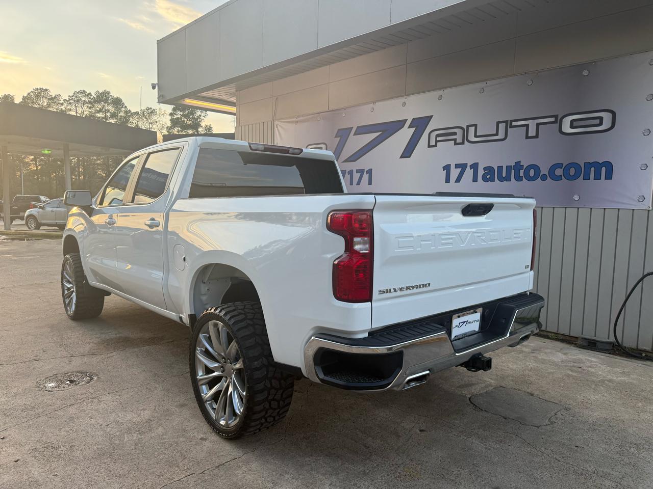 Chevrolet Silverado 1500 LT Crew Cab 4WD 2022