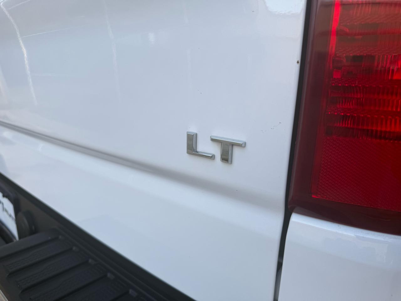 Chevrolet Silverado 1500 LT Crew Cab 4WD 2022