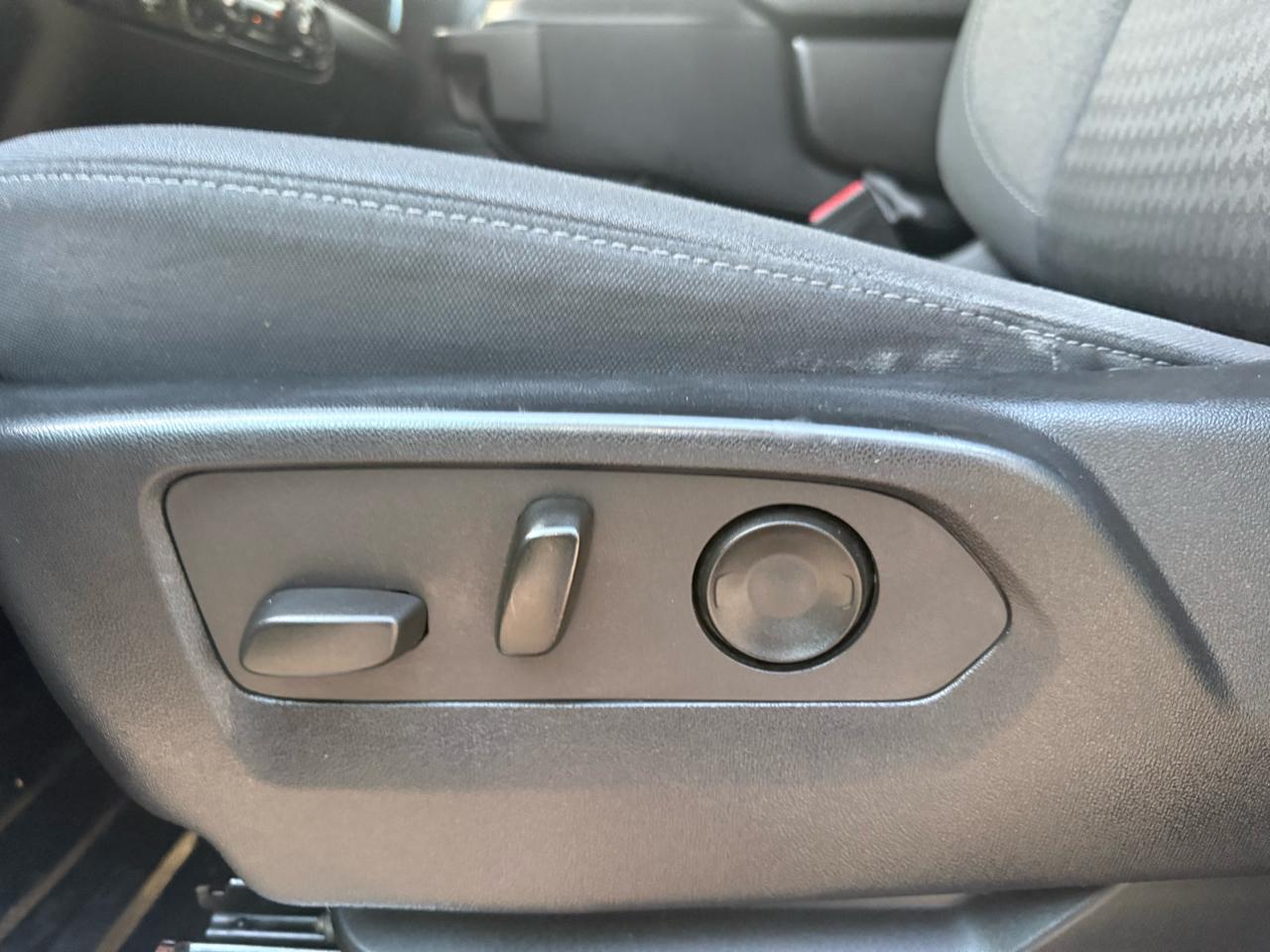 Chevrolet Silverado 1500 LT Crew Cab 4WD 2022