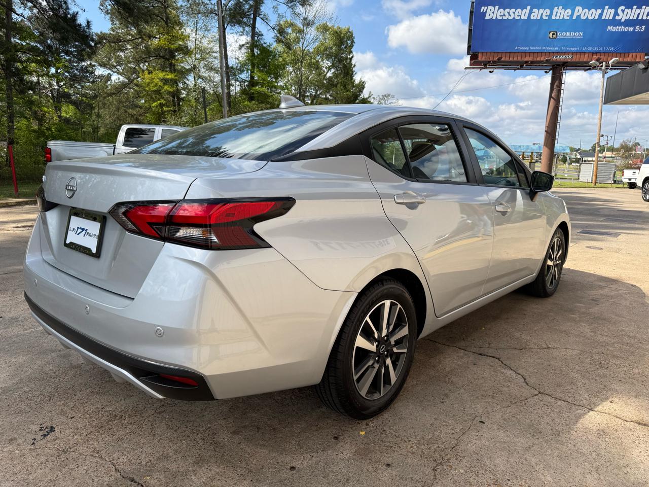 Nissan Versa SV 2025