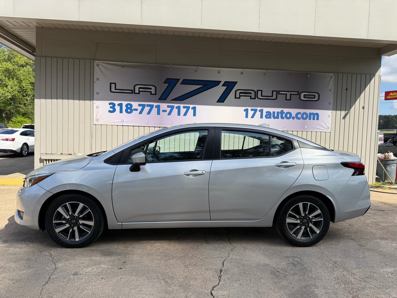 Nissan Versa SV 2025