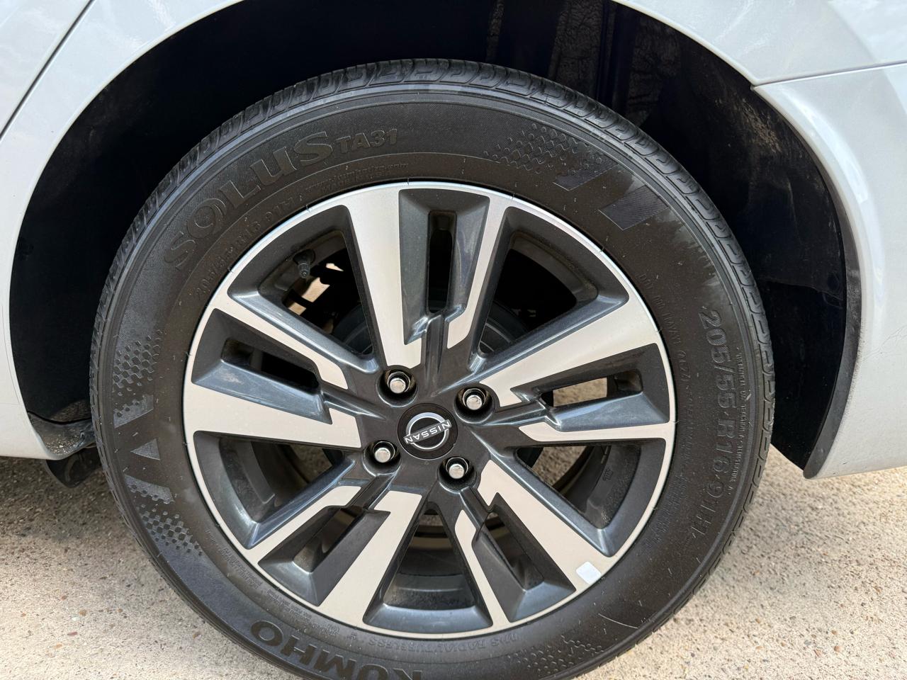 Nissan Versa SV 2025