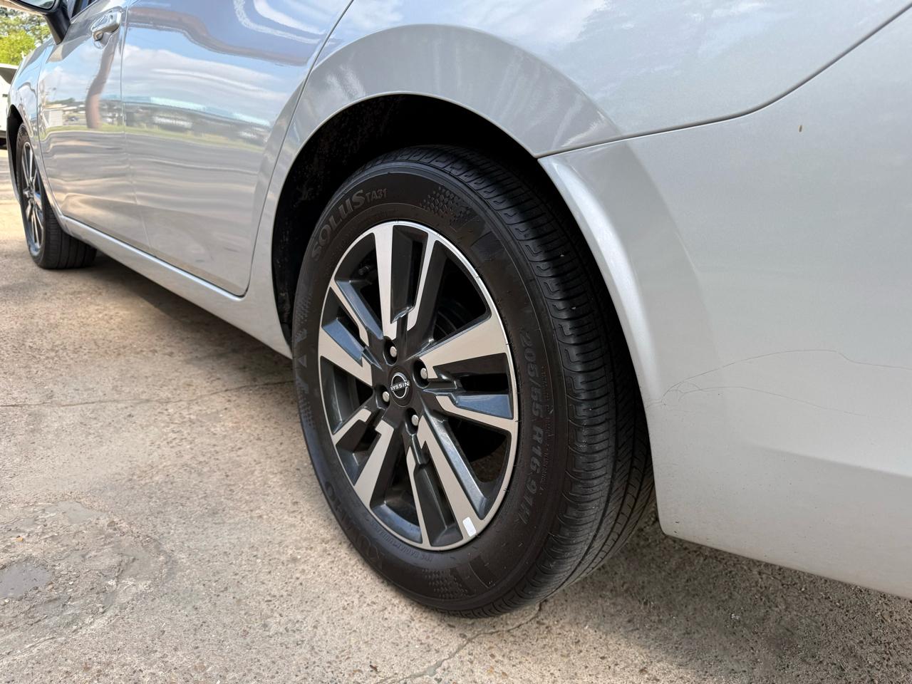 Nissan Versa SV 2025