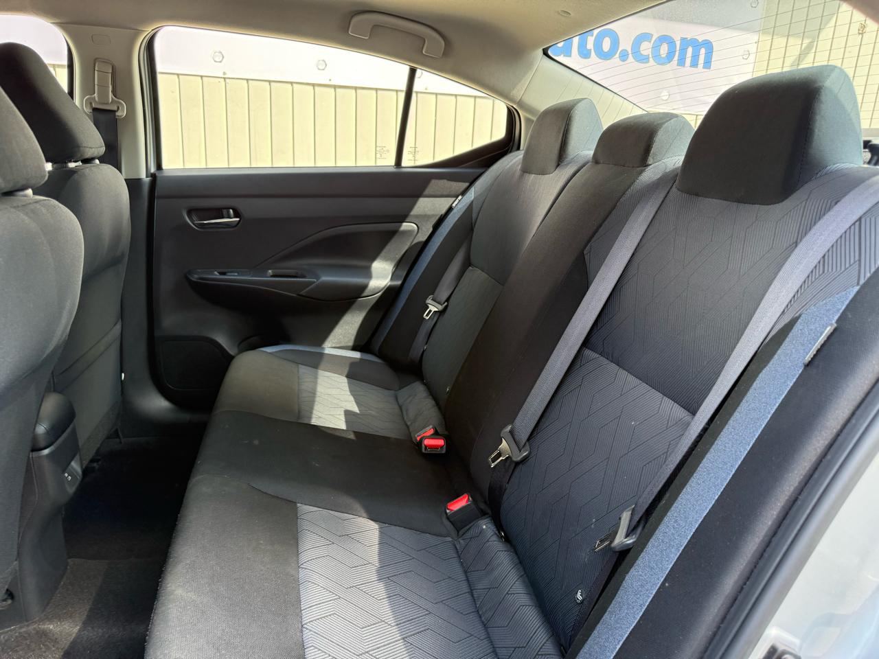 Nissan Versa SV 2025